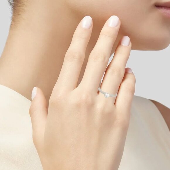 $2000 Authentic Tiffany & Co. Diamond Solitaire Platinum Ring VSI size 4.75 5 US - Picture 2 of 8